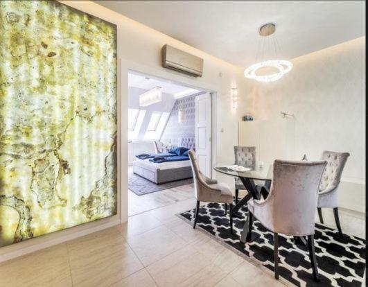 Jacuzzi Roofterrace Luxury Over The Opera * Boedapest